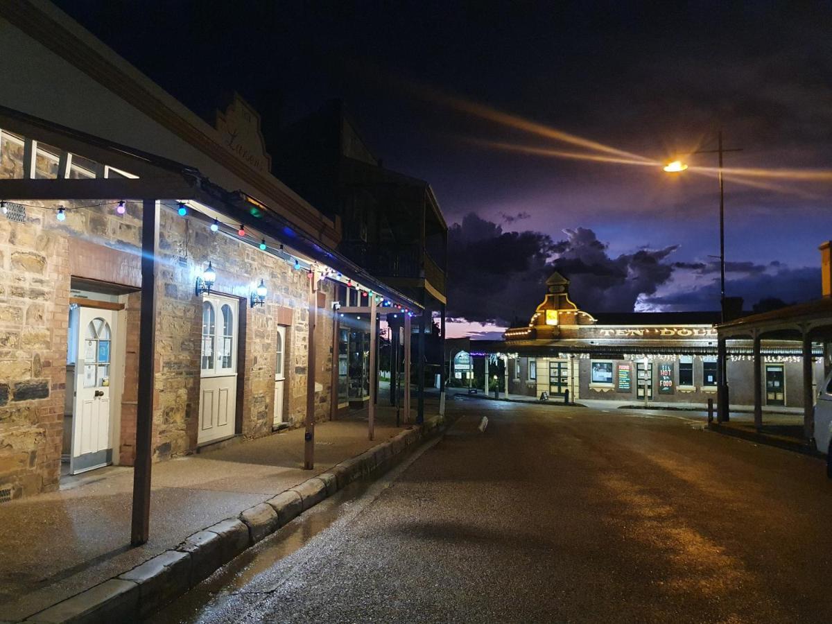 Ten Dollar Town Motel Gulgong Exterior photo